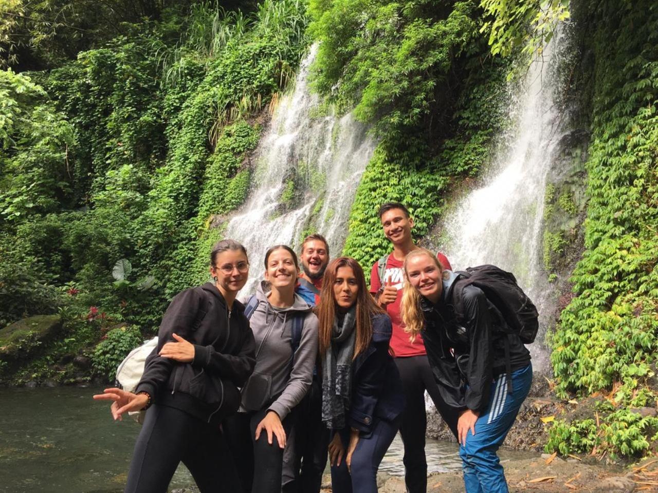 בניוואנגי Thalia Homestay & Ijen Bromo Tour מראה חיצוני תמונה